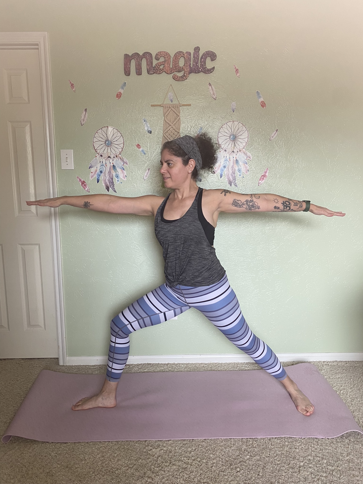 Virbhadrasana II (Warrior II)